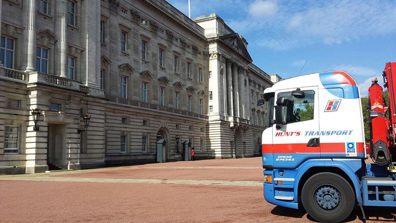 Buckingham Palace HIAB 1 2015